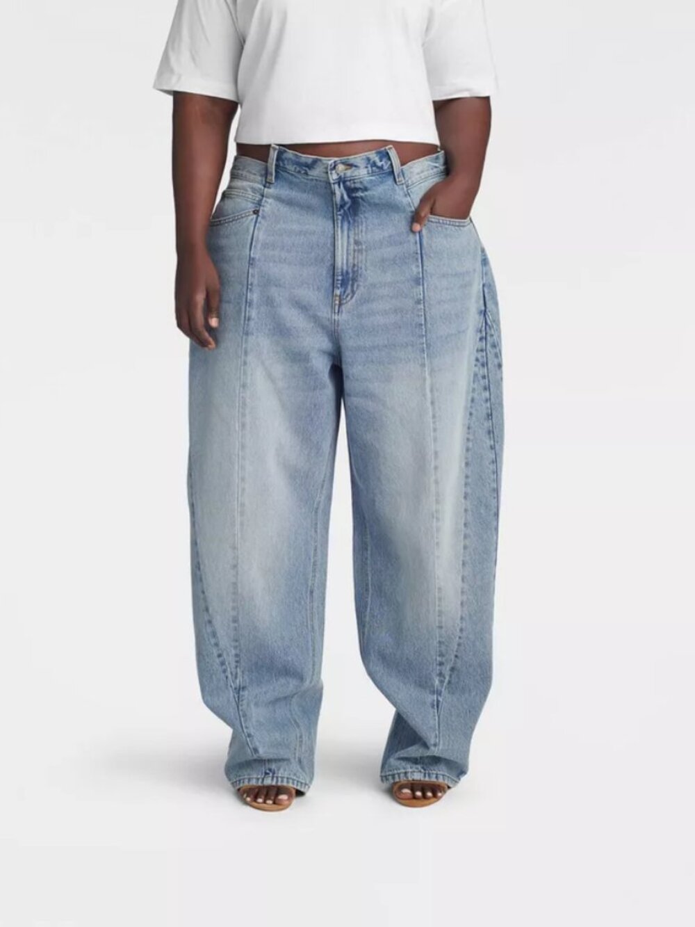 KBB by KAHLANA Womens Mid-Rise Barrel Leg The Deconstructed Jean Light Wash 4